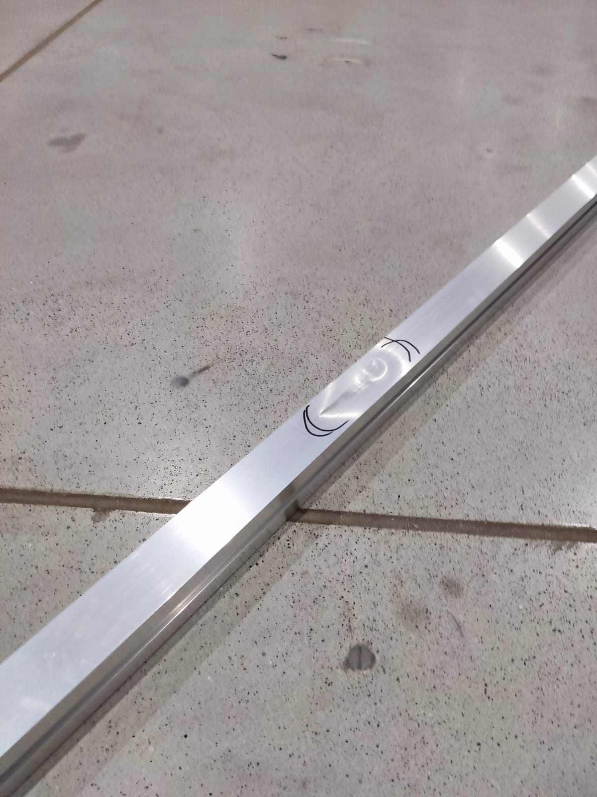 Montavimo bėgelis F806 40X40, 4840mm / IŠPARDAVIMAS